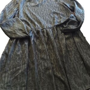 Bow and arrow size small green lined dress lace overlay excellent condition